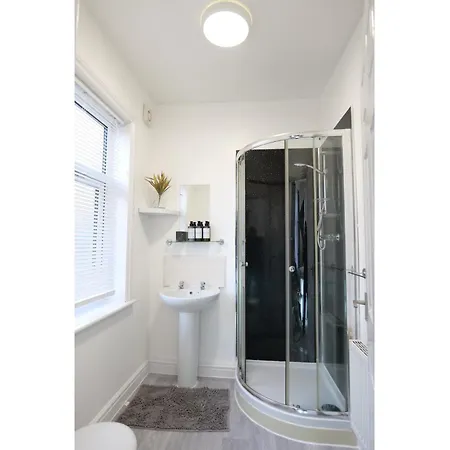 Town Centre House With Parking, Wi-Fi Villa Stafford Exterior photo