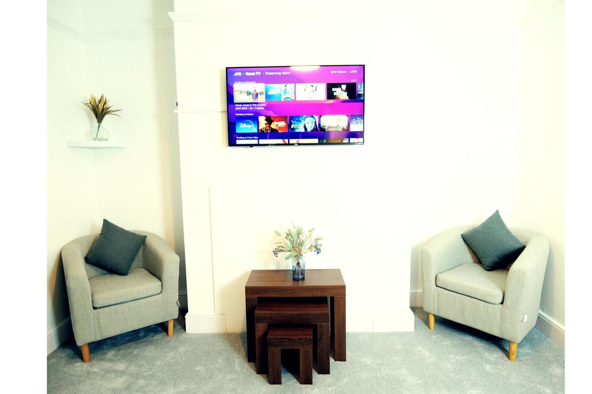 Holiday home Town Centre House With Parking, Wi-fi *